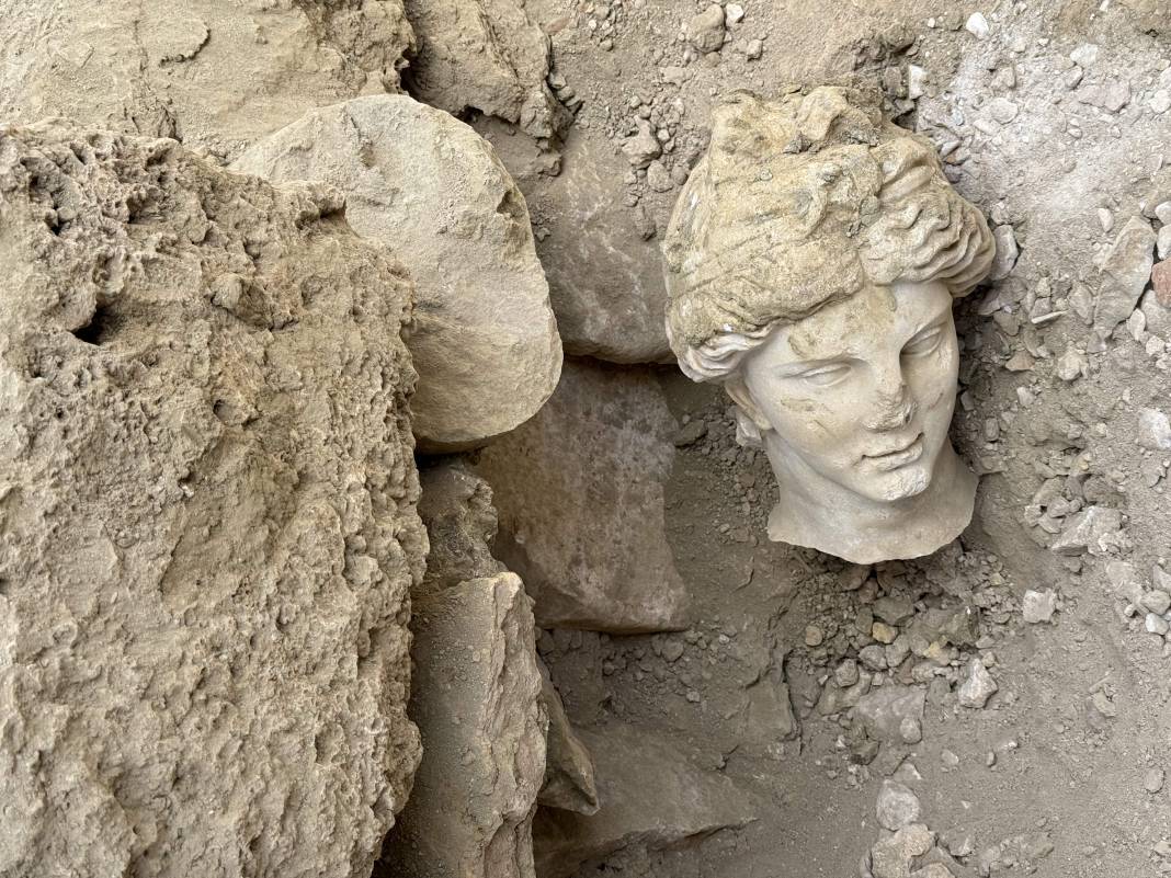 Laodikya'da 'Hygieia' heykelinin başı bulundu: 2100 yıl sonra gün ışığına çıkarıldı 1